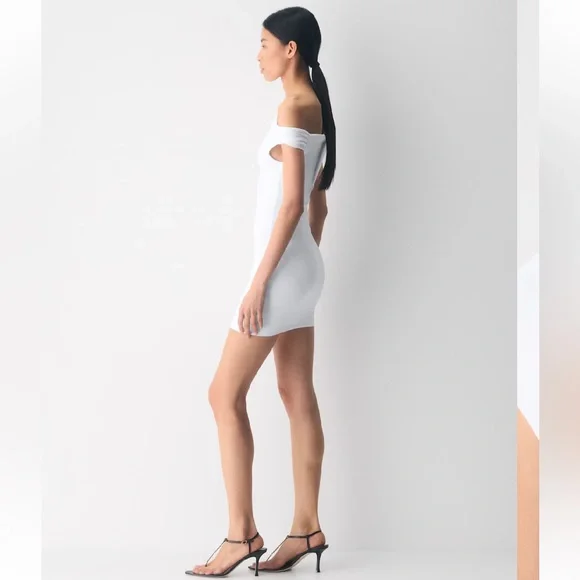 Aritzia White Original Contour Ravish Double Lined Off The Shoulder Dress Medium - Picture 3 of 13